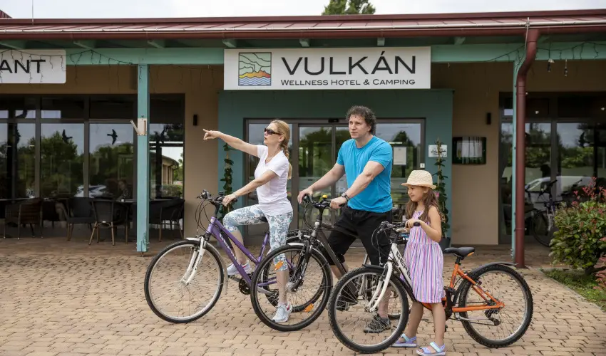 Vulk�n Wellness Hotel �s Kemping Celld�m�lk - M�rcius 15. (min. 2 �j)