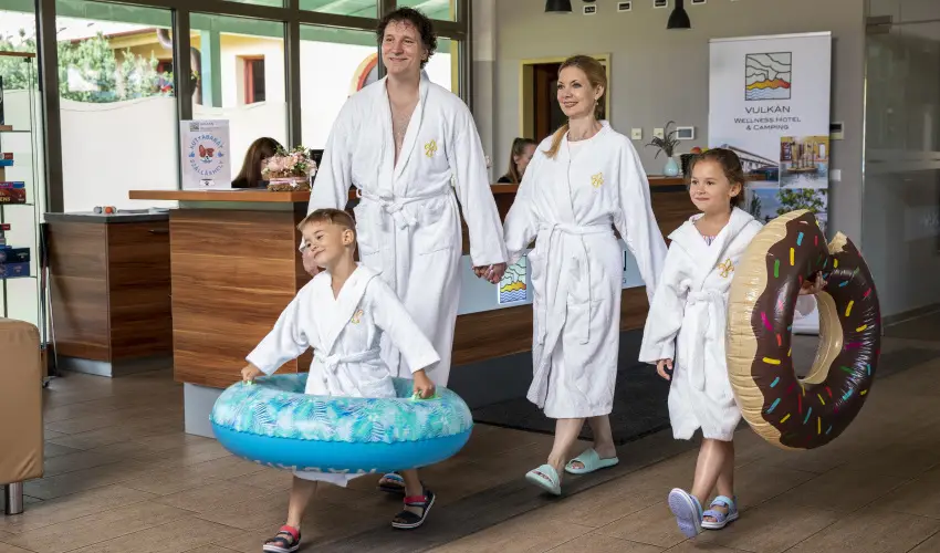 Vulk�n Wellness Hotel �s Kemping Celld�m�lk - M�rcius 15. (min. 2 �j)