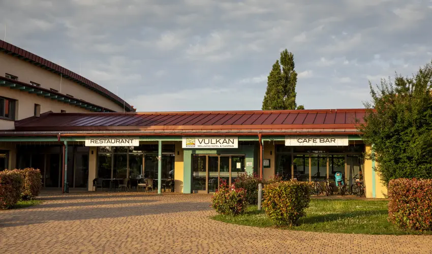 Vulk�n Wellness Hotel �s Kemping Celld�m�lk - M�rcius 15. (min. 2 �j)