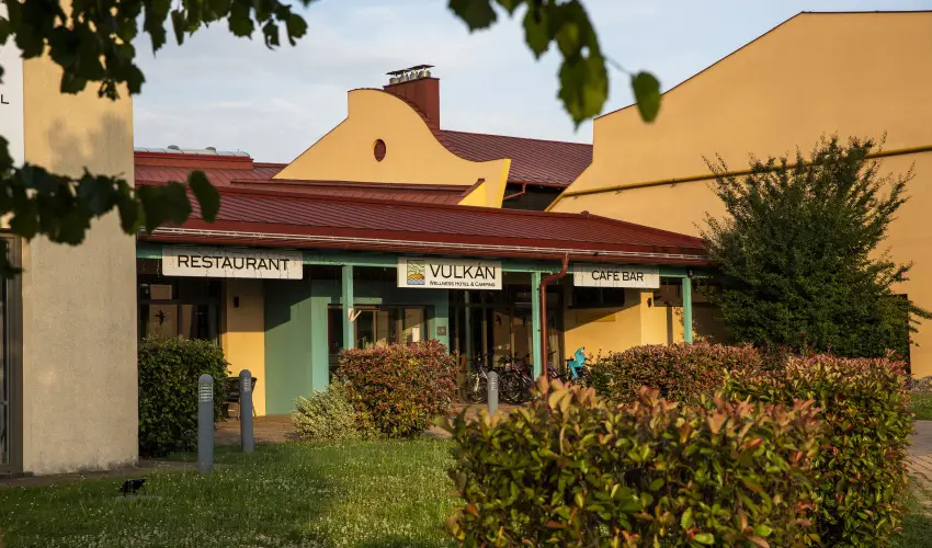 Vulk�n Wellness Hotel �s Kemping Celld�m�lk - M�rcius 15. (min. 2 �j)