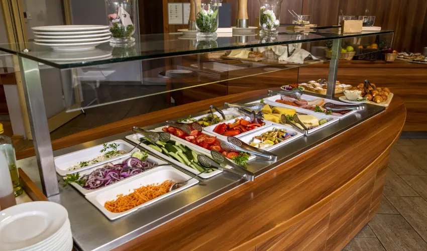 Vulk�n Wellness Hotel �s Kemping Celld�m�lk - M�rcius 15. (min. 2 �j)
