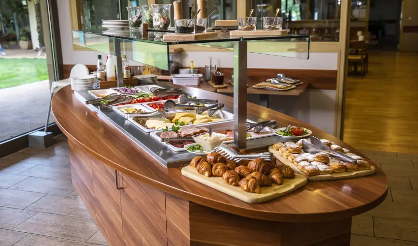 Vulk�n Wellness Hotel �s Kemping Celld�m�lk - M�rcius 15. (min. 2 �j)