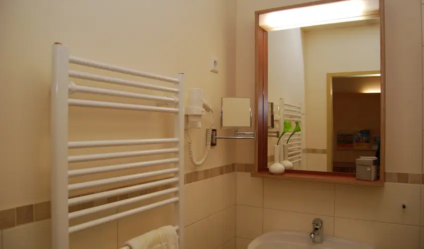 Vulk�n Wellness Hotel �s Kemping Celld�m�lk - M�rcius 15. (min. 2 �j)