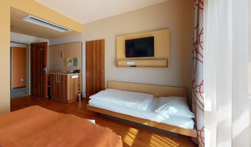 Vulk�n Wellness Hotel �s Kemping Celld�m�lk - M�rcius 15. (min. 2 �j)
