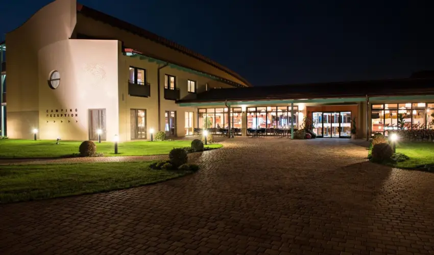 Vulk�n Wellness Hotel �s Kemping Celld�m�lk - M�rcius 15. (min. 2 �j)