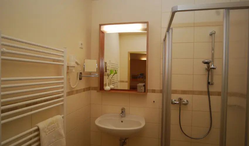 Vulk�n Wellness Hotel �s Kemping Celld�m�lk - M�rcius 15. (min. 2 �j)