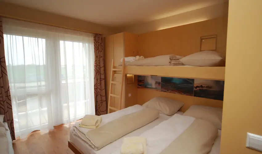 Vulk�n Wellness Hotel �s Kemping Celld�m�lk - M�rcius 15. (min. 2 �j)