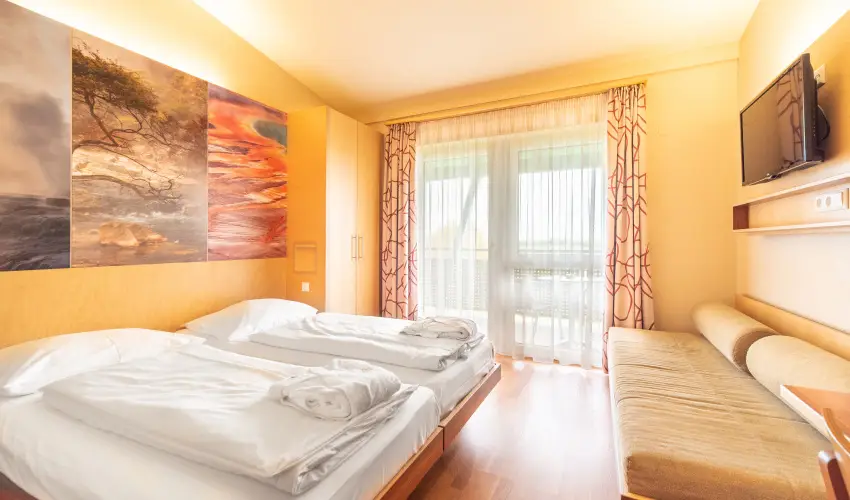 Vulk�n Wellness Hotel �s Kemping Celld�m�lk - M�rcius 15. (min. 2 �j)