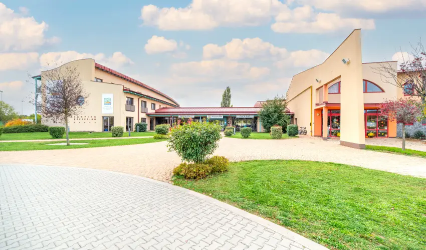 Vulk�n Wellness Hotel �s Kemping Celld�m�lk - M�rcius 15. (min. 2 �j)
