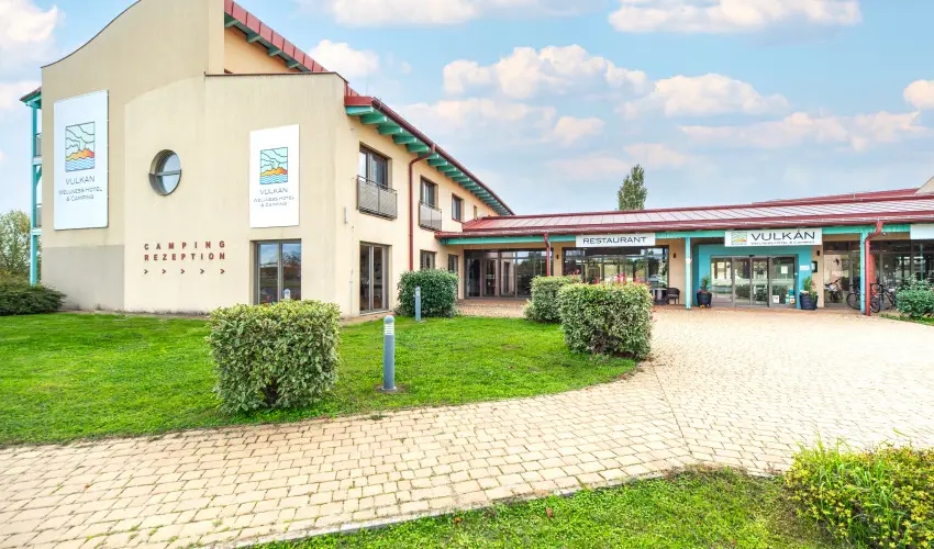 Vulk�n Wellness Hotel �s Kemping Celld�m�lk - M�rcius 15. (min. 2 �j)