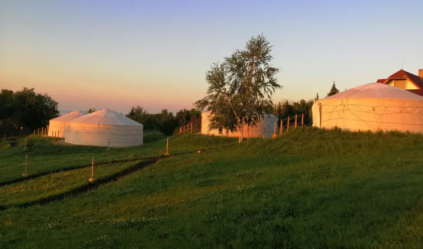 Jurta Spirit Hotel Balatongy�r�k - M�rcius 15. 