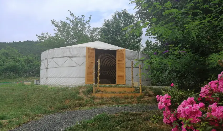 Jurta Spirit Hotel Balatongy�r�k - M�rcius 15. 