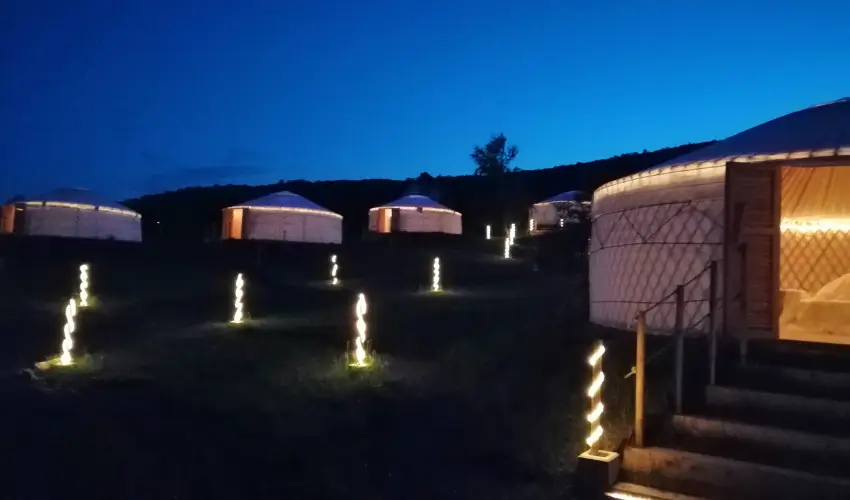 Jurta Spirit Hotel Balatongy�r�k - M�rcius 15. 