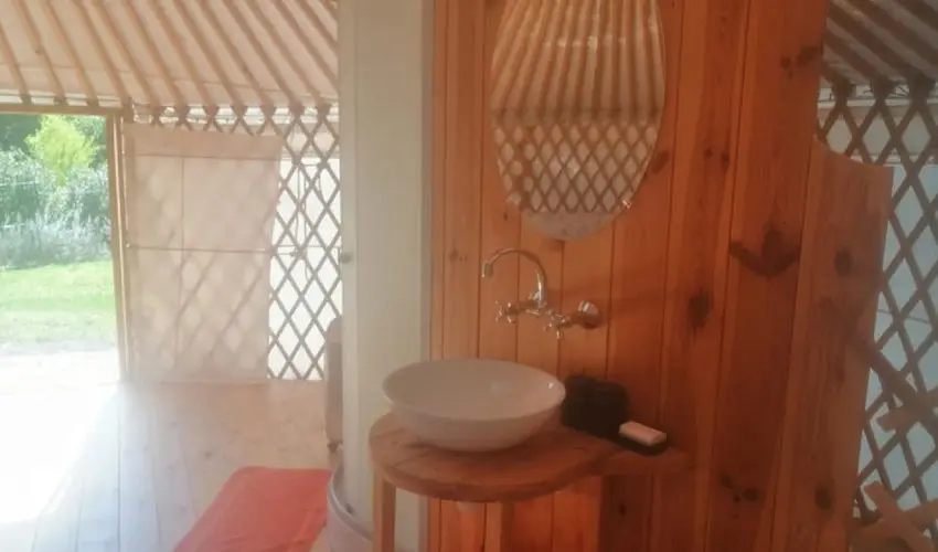 Jurta Spirit Hotel Balatongy�r�k - M�rcius 15. 