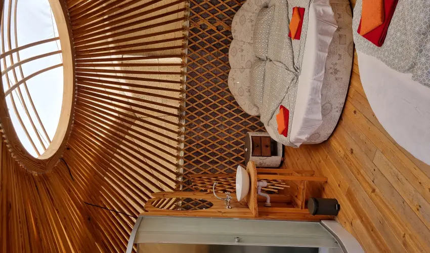 Jurta Spirit Hotel Balatongy�r�k - M�rcius 15. 