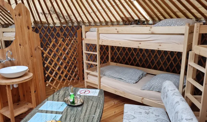 Jurta Spirit Hotel Balatongy�r�k - M�rcius 15. 