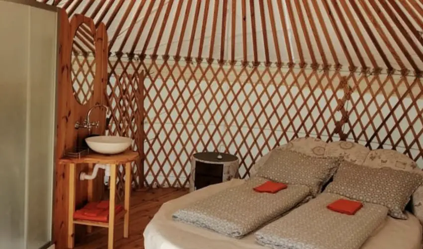 Jurta Spirit Hotel Balatongy�r�k - M�rcius 15. 