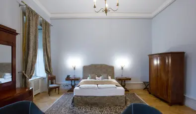 K�rolyi Kast�ly Hotel & Restaurant  Feh�rv�rcsurg�