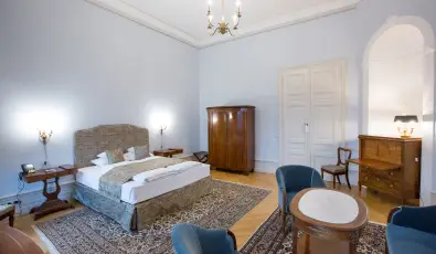 K�rolyi Kast�ly Hotel & Restaurant  Feh�rv�rcsurg�