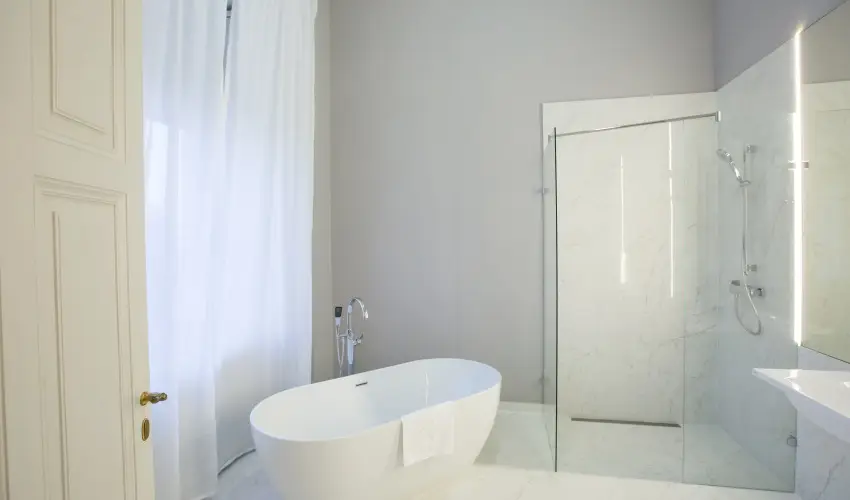 K�rolyi Kast�ly Hotel & Restaurant  Feh�rv�rcsurg� - M�rcius 15. 