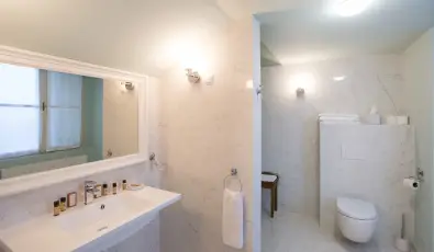 K�rolyi Kast�ly Hotel & Restaurant  Feh�rv�rcsurg�