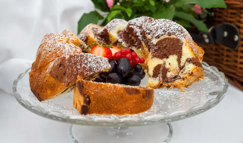 K�rolyi Kast�ly Hotel & Restaurant  Feh�rv�rcsurg� - M�rcius 15. 