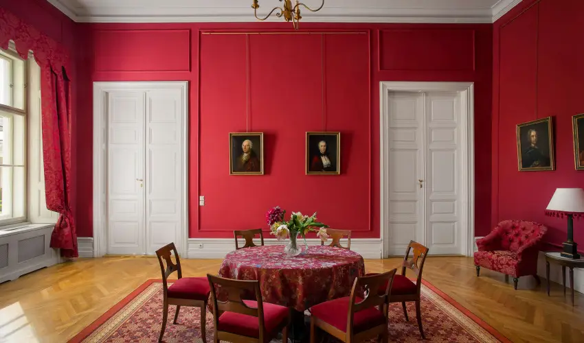 K�rolyi Kast�ly Hotel & Restaurant  Feh�rv�rcsurg� - M�rcius 15. 