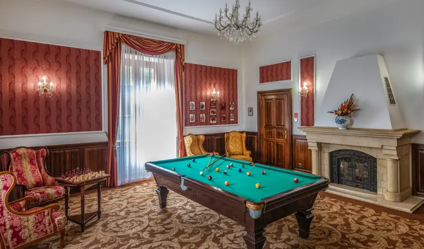 Kast�lyhotel Sasv�r Par�dsasv�r - M�rcius 15. (min. 3 �j)
