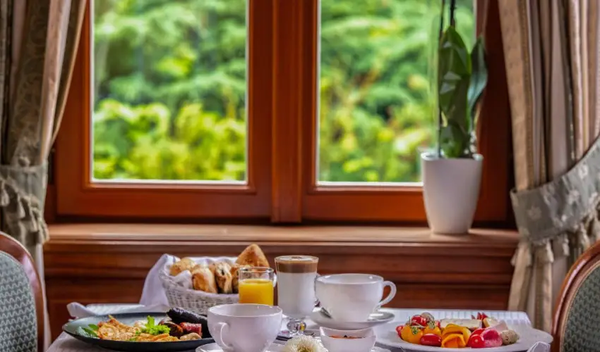 Kast�lyhotel Sasv�r Par�dsasv�r - M�rcius 15. (min. 3 �j)