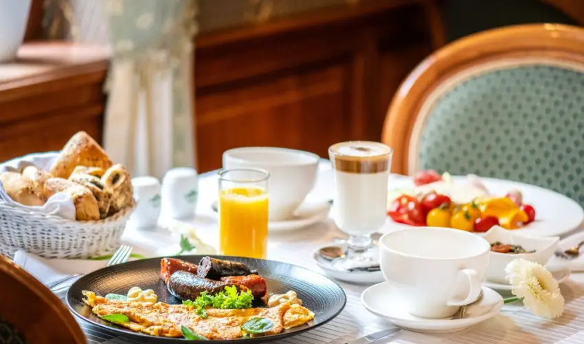 Kast�lyhotel Sasv�r Par�dsasv�r - M�rcius 15. (min. 3 �j)
