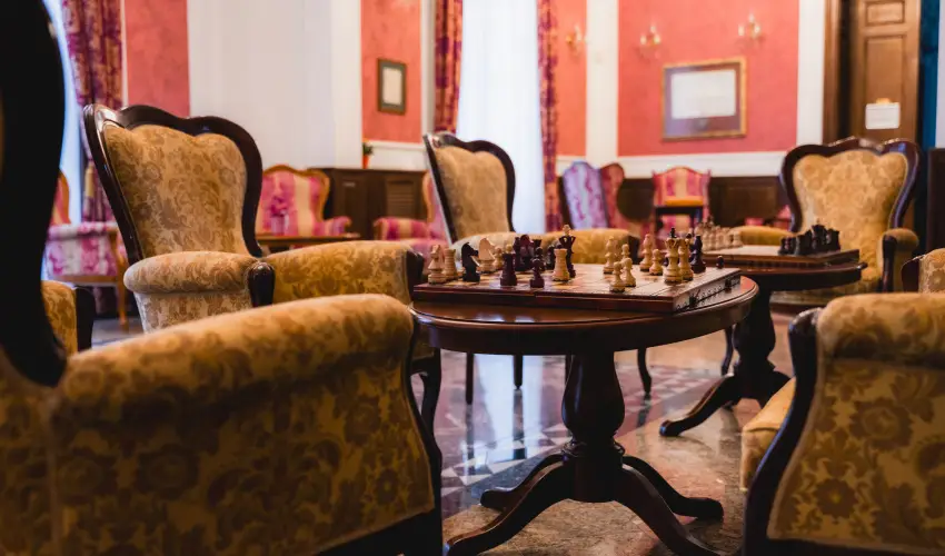 Kast�lyhotel Sasv�r Par�dsasv�r - M�rcius 15. (min. 3 �j)