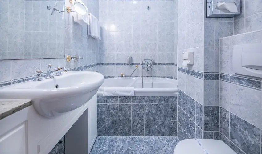 Kast�lyhotel Sasv�r Par�dsasv�r - M�rcius 15. (min. 3 �j)