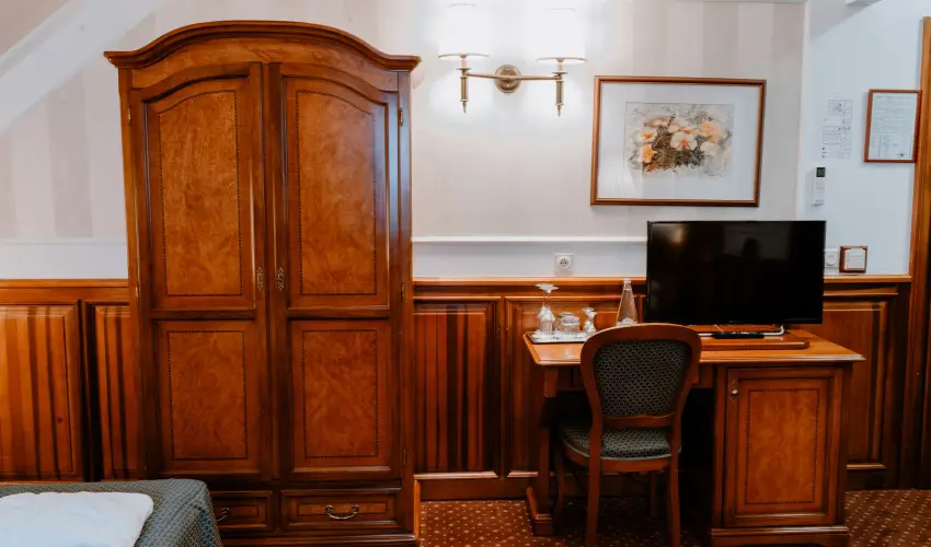 Kast�lyhotel Sasv�r Par�dsasv�r - M�rcius 15. (min. 3 �j)