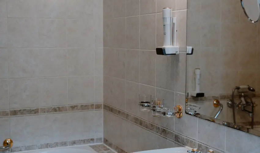Kast�lyhotel Sasv�r Par�dsasv�r - M�rcius 15. (min. 3 �j)