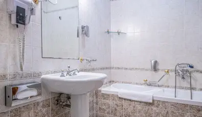 Kast�lyhotel Sasv�r Par�dsasv�r