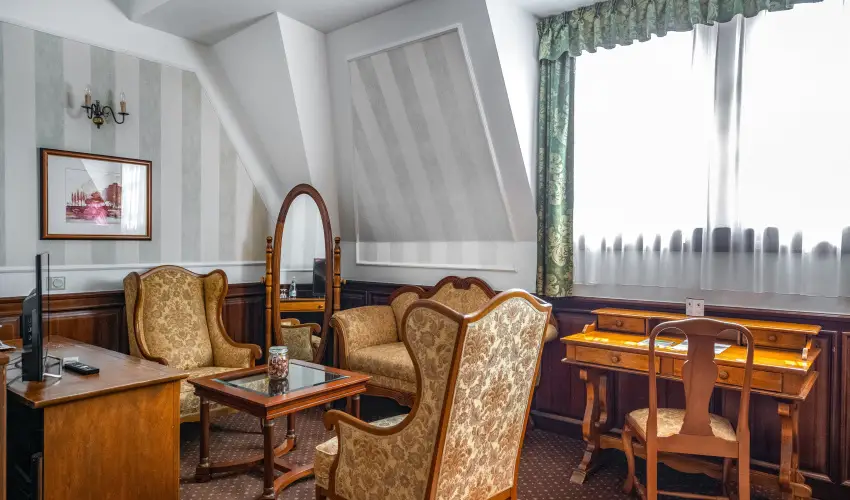 Kast�lyhotel Sasv�r Par�dsasv�r - M�rcius 15. (min. 3 �j)