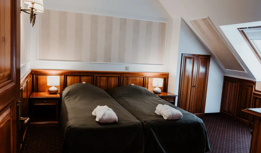 Kast�lyhotel Sasv�r Par�dsasv�r - M�rcius 15. (min. 3 �j)