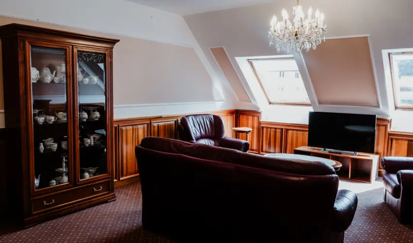 Kast�lyhotel Sasv�r Par�dsasv�r - M�rcius 15. (min. 3 �j)