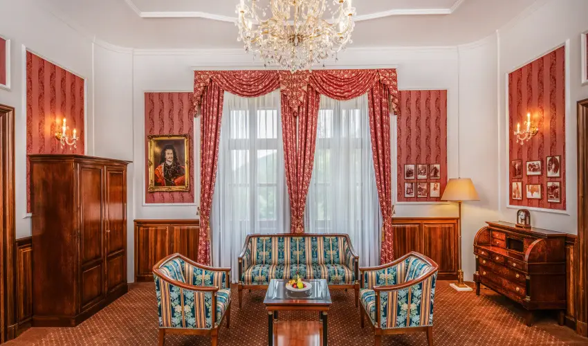 Kast�lyhotel Sasv�r Par�dsasv�r - M�rcius 15. (min. 3 �j)