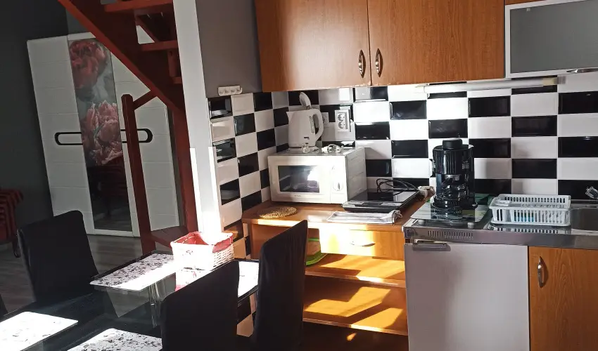 K�k Laguna Wellness Apartmanok Egerszal�k - M�rcius 15.