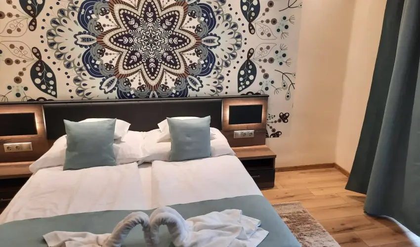 K�k Laguna Wellness Apartmanok Egerszal�k - M�rcius 15.