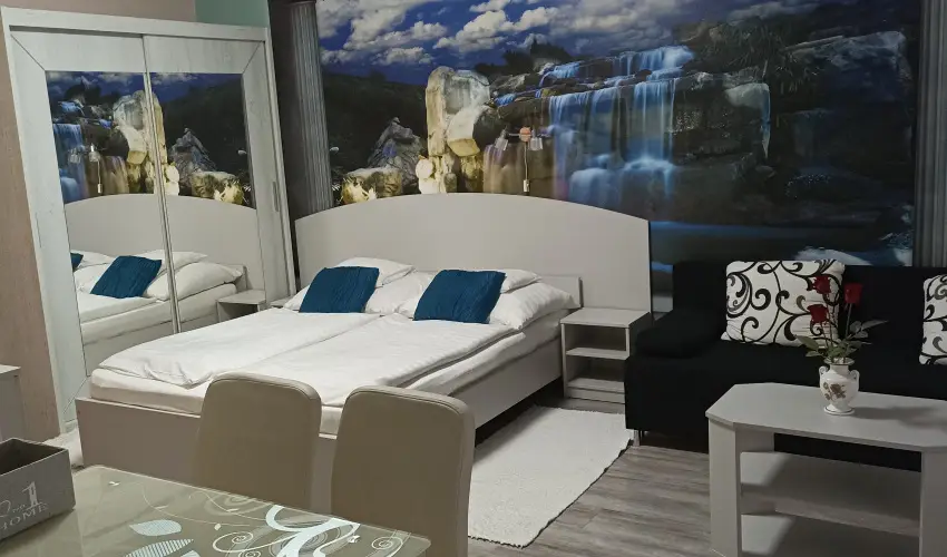 K�k Laguna Wellness Apartmanok Egerszal�k - M�rcius 15.
