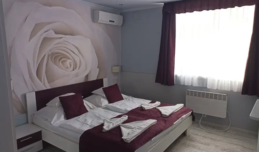 K�k Laguna Wellness Apartmanok Egerszal�k - M�rcius 15.