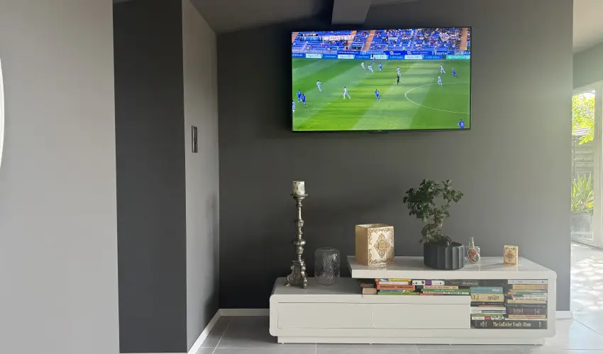 K�kmad�r Vend�gh�z Homokm�gy - M�rcius 15.