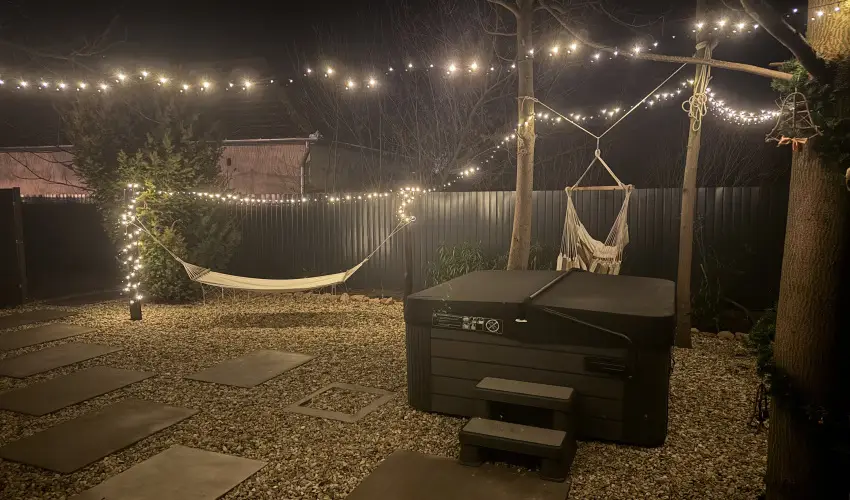 K�kmad�r Vend�gh�z Homokm�gy - M�rcius 15.