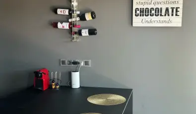 K�kmad�r Vend�gh�z Homokm�gy