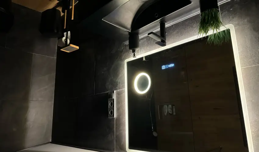 K�kmad�r Vend�gh�z Homokm�gy - M�rcius 15.