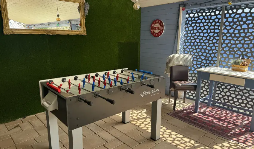 K�kmad�r Vend�gh�z Homokm�gy - M�rcius 15.