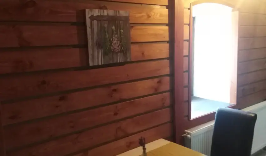 K�kmad�r Vend�gh�z Homokm�gy - M�rcius 15.