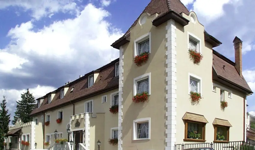 Kikelet Club Hotel Miskolctapolca - M�rcius 15. - teljes el�refizet�ssel (min. 3 �j)